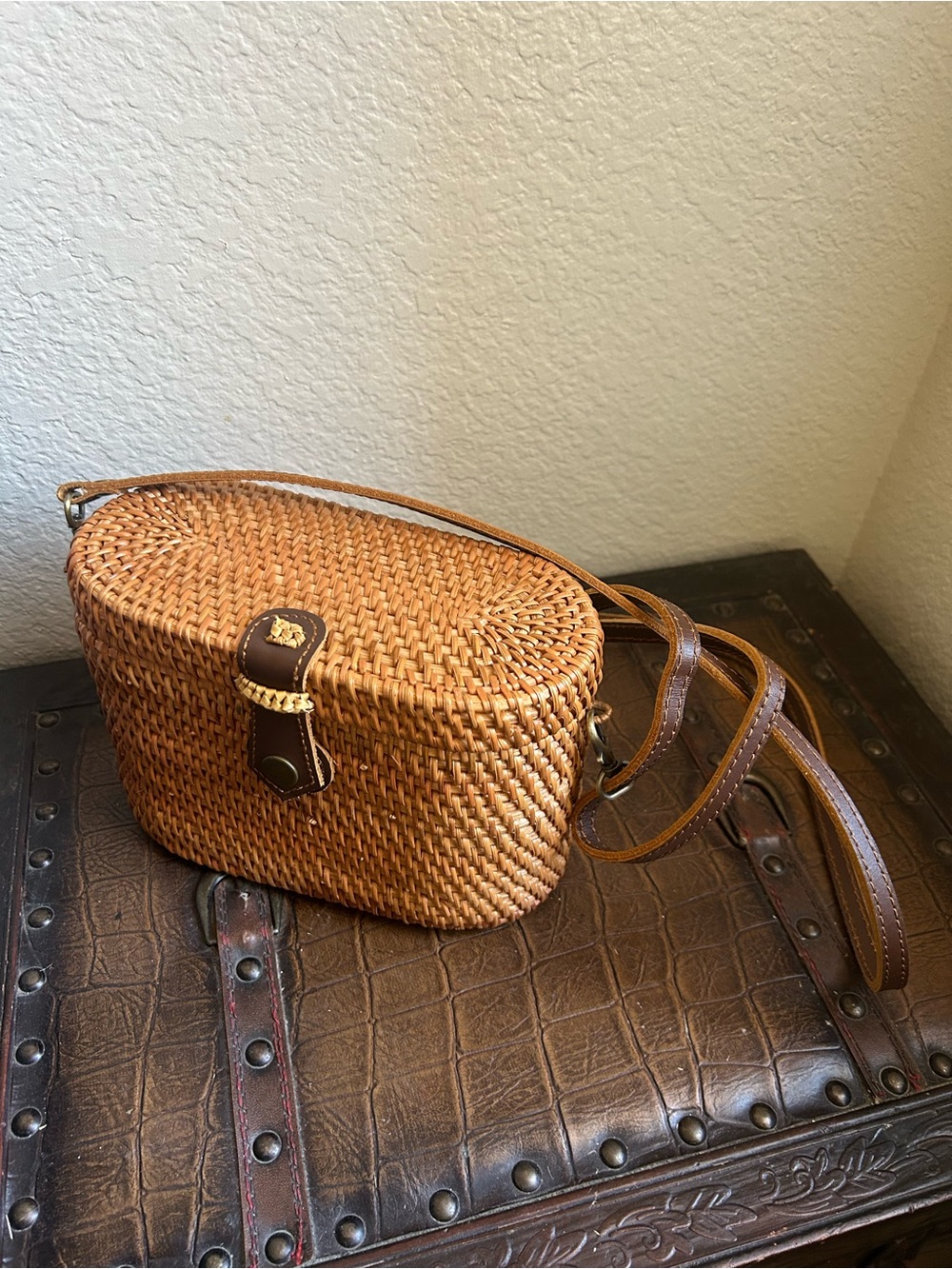 Woven Straw Crossbody Bag with Brown Faux Leather Trim